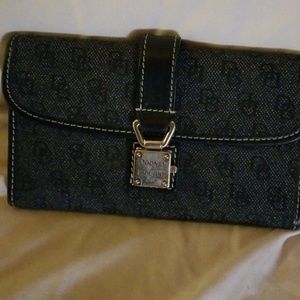 Dooney and Bourke signature wallet